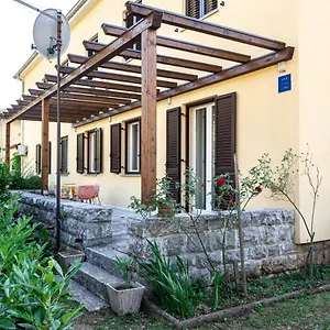  Apartment Marta